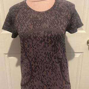 Lululemon swiftly tee